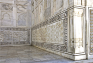 Agra : Inside the Taj Mahal